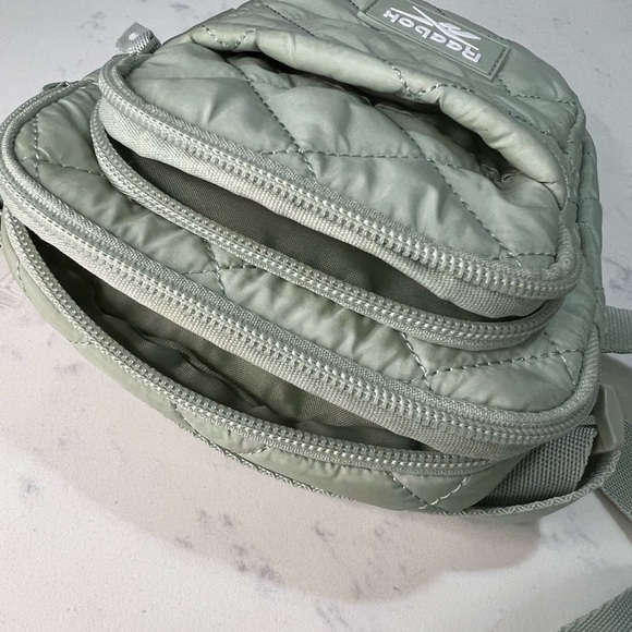 Reebok Green Quilted Men's Bag - Picture 4 of 10